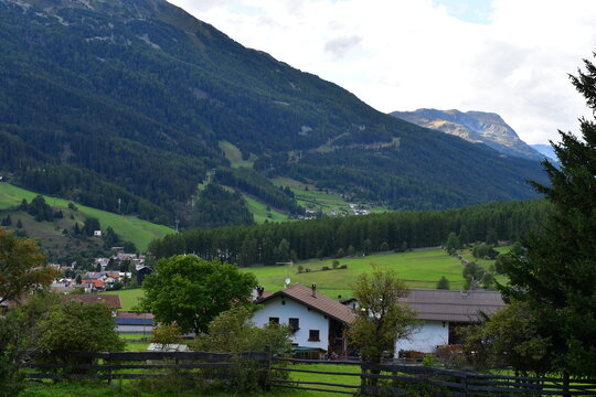 Sch&ouml;ne Landschaft bei St. Valentin auf der Haide in S&uuml;dtirol 
