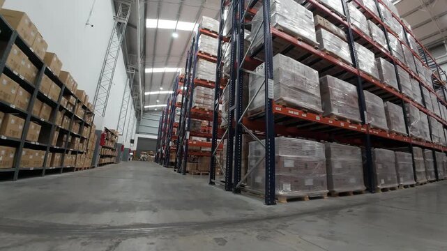 Dep&oacute;sito industrial y galp&oacute;n de f&aacute;brica, espacio de almacenamiento y log&iacute;stica en complejo industrial