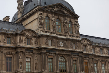 Obraz premium Ornate Pavillon de l’Horloge Facade at the Louvre Museum
