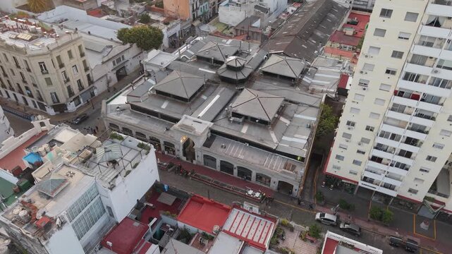 Mercado de San Telmo en Buenos Aires, turismo y viajes por el casco hist&oacute;rico de la ciudad