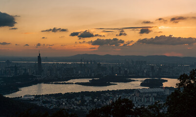 Naklejka premium From the summit of Purple Mountain in Nanjing at dusk, overlooking the entire city of Nanjing