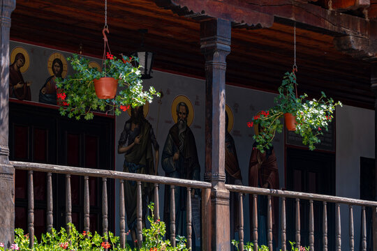 Vista de un patio interior del famoso monasterio de Troyan, en Bulgaria.