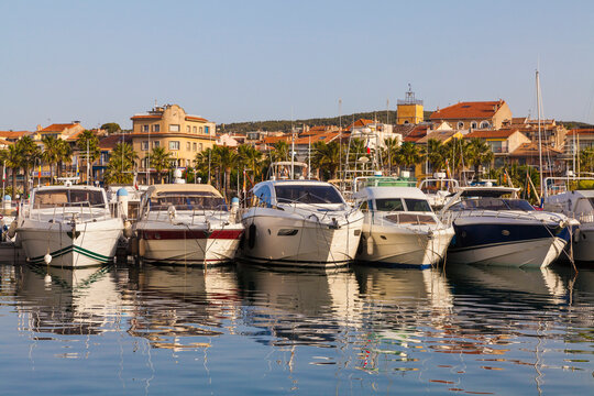 France, Provence-Alpes-Cote d'Azur, Department Var, Bandol, Marina