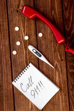 concept calling doctor to home check up top view