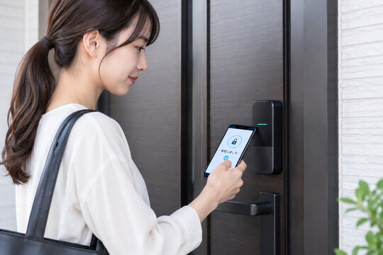 スマートロックで玄関を解錠