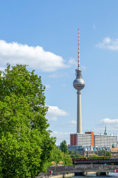 Berlin Fernsehturm TV Tower overlooking Spree river