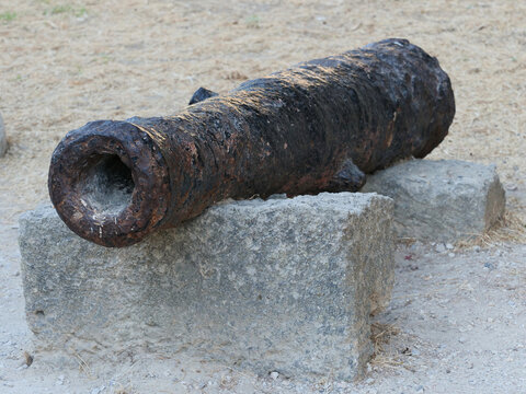 Historic, heavily corroded iron smoothbore cannon