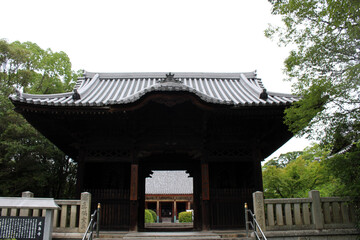 Fototapeta premium Sanmon Entrance Gate and Courtyard Approach at Yashima-ji Temple on Shikoku Henro Pilgrimage, Kagawa, Japan 2026