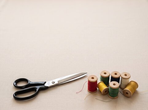 Sewing tools and colorful thread