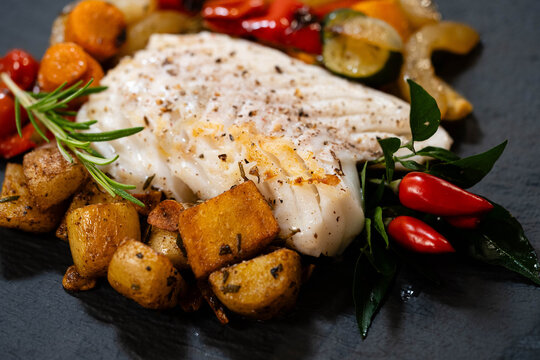 Fisch Filet mit Kr&auml;utern und Gew&uuml;rzen