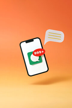 An envelope with a '999+' notification 