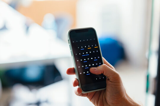 Person Scheduling on Smartphone Calendar App for Planning