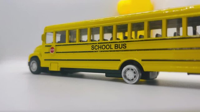 yellow school bus