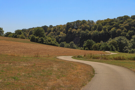 Sommer im Lahntal; Lahntalradweg vor Weilburg