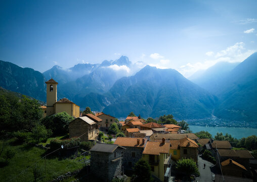 Albonico, Italien, Alpendorf
