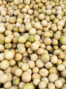 Fresh Duku sell at the morning market