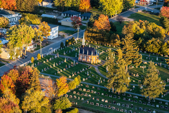 Vue a&eacute;rienne Sainte-Marie de Beauce avec les couleurs automne 