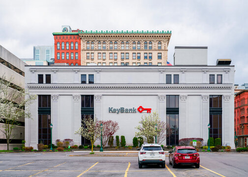 Syracuse, NY - Apr 18, 2026: Urban view of KeyBank branch in old downtown Syracuse, an American regional bank with over 1,000 branches across 15 U.S. states
