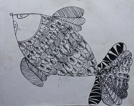 Black and white drawing of a decorative patterned fish