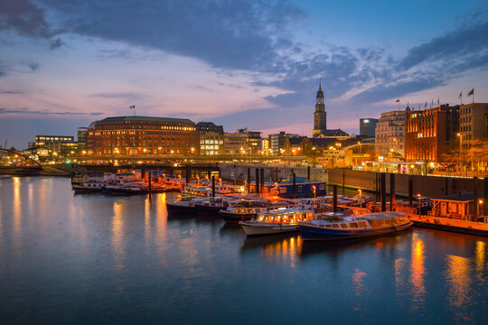 Germany, Hamburg, Harbour with Sankt Michaelis Church in the background, evening mood