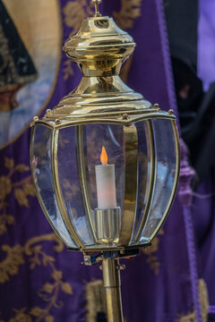 Farol con vela (Procesi&oacute;n de Semana Santa)