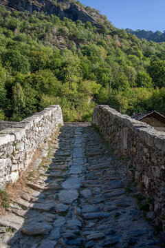 ponte, romanico di Fondi