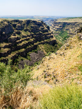 view of Kasagh ravine from Saghmosavank Monastery