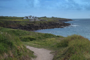 paysage de falaises en mer d'Iroise, paysage typique du Finistère  © Dominique VERNIER