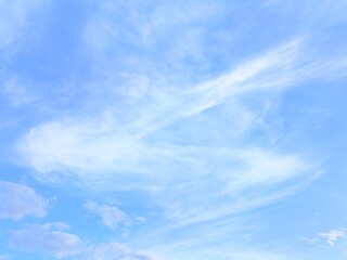 Obraz premium Blue sky and white cloud background clear sky sunny day nature background beautiful cloudscape heaven and light atmosphere