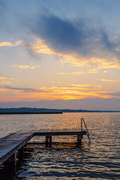 Sonnenaufgang in Seedorf am Schaalsee mit Badesteg
