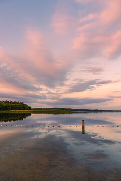 Abends am Schaalsee in Seedorf mit Wolken und Spiegelung