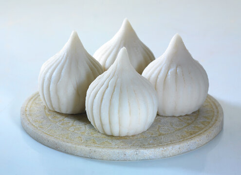 sweet steamed modak 