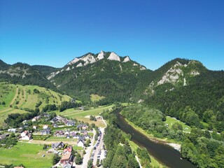 Pieniny - Polska Piękne góry i szczyty, Trzy Korony zdjęcie wykonane dronem. Przyroda, góry, Pieniny, Dunajec, rzeka, Trzy Korony, podróże © Konrad