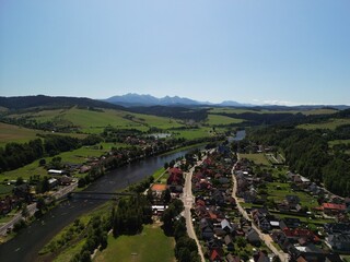 Pieniny - Polska Piękne góry i szczyty, Trzy Korony zdjęcie wykonane dronem. Przyroda, góry, Pieniny, Dunajec, rzeka, Trzy Korony, podróże © Konrad