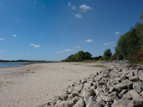 Low water in the river Waal