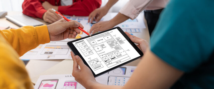 Website design software provide brisk template for online retail business and e-commerce