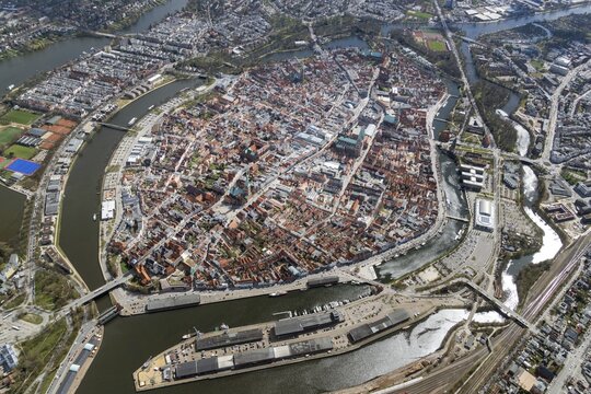 City centre, Trave, cityscape, architecture, urban planning, Hanseatic city, aerial view, L&uuml;beck, Schleswig Holstein, Germany