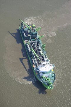 Suction dredger Scheldt River on the Elbe, Belgian hold suction ship, Hamburg, Schleswig-Holstein, Germany
