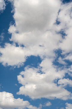 青い空の白い雲