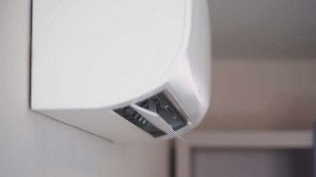How to clean air conditioning filter at home