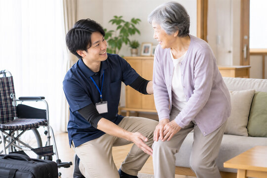 訪問リハビリ・高齢者・立ち上がり訓練
