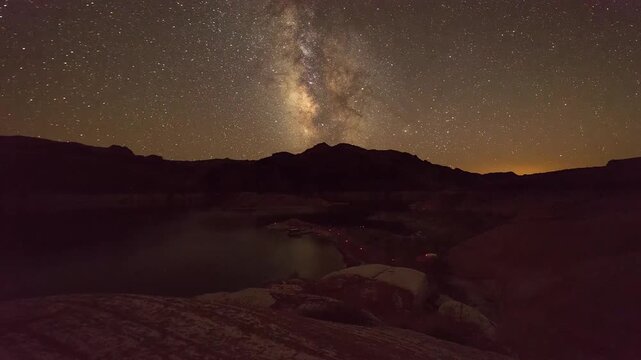 This is a Full timelapse at Lake Powell to include milkyway rise, moon rise and sunrise next day