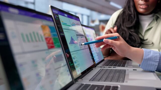 Customer Service Agent Monitors Real-time Dashboard