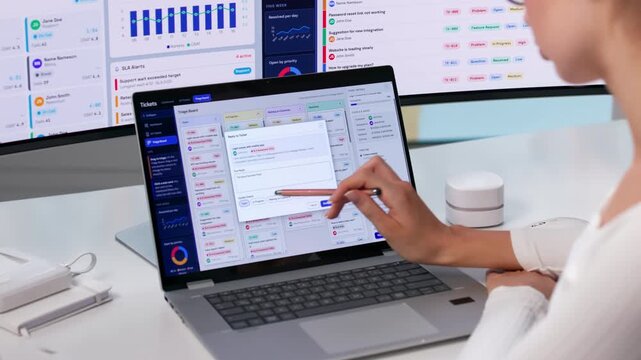 IT Support Specialist Efficiently Managing Help Desk Tickets