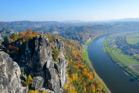 Germany, Saxony, Saxon Switzerland, Elbe Sandstone Mountains, Elbe River, view from the Bastei