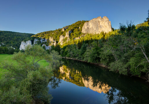 Germany, Baden-Wuerttemberg, Rabenfelsen at Danube River near Thiergarten