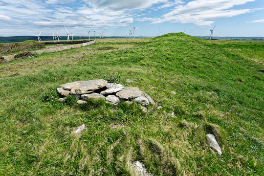 Cnoc Freiceadain 5000 year chambered cairns, Caithness, Scotland. Along length of south cairn from stone cist at its west end