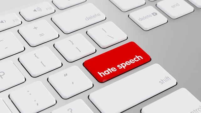 Tastatur mit roter Taste und Schriftzug &bdquo;hate speech&ldquo; als Konzept f&uuml;r Hassrede online