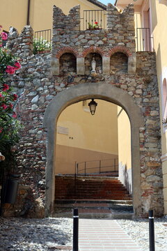 Zugang zu einer Gasse in Sestri Levante