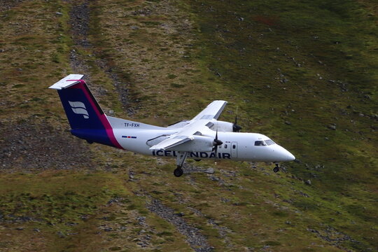 TF-FXH, Icelandair, Bombardier DHC-8-202 Dash 8 Q200, arriving at Isafjordur Airport, Iceland
